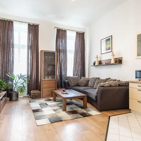 Family Friendly In Karlin Near The Centre By Easybnb *