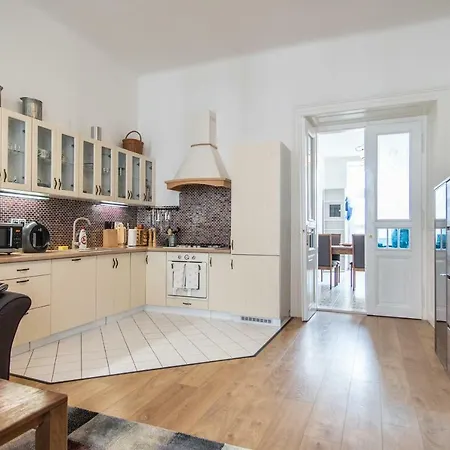 Lägenhet Family Friendly In Karlin Near The Centre By Easybnb