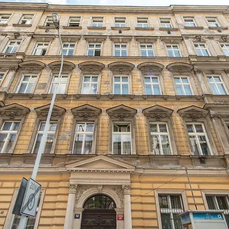 Family Friendly In Karlin Near The Centre By Easybnb *