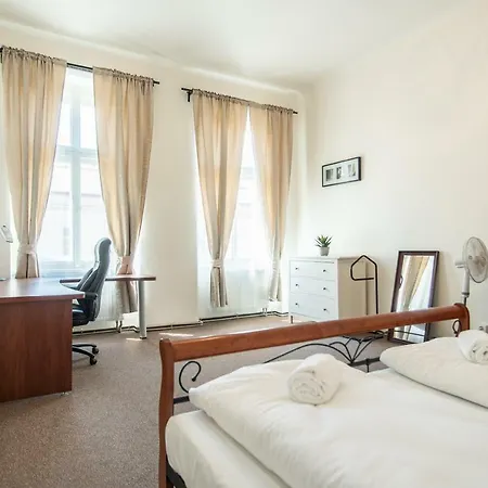 Daire Family Friendly In Karlin Near The Centre By Easybnb *