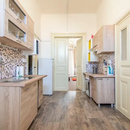 Family Friendly In Karlin Near The Centre By Easybnb Daire